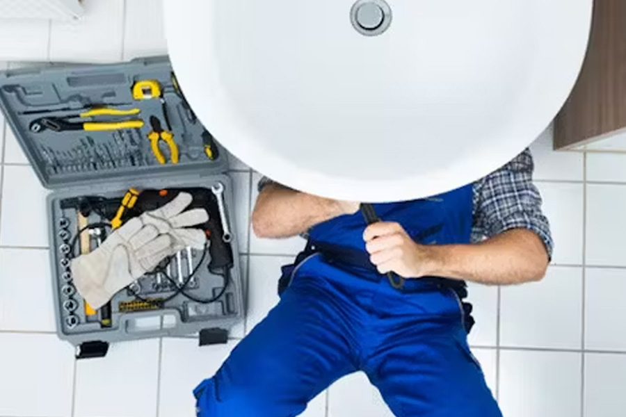 The Critical Role of Emergency Plumbers in Home Maintenance