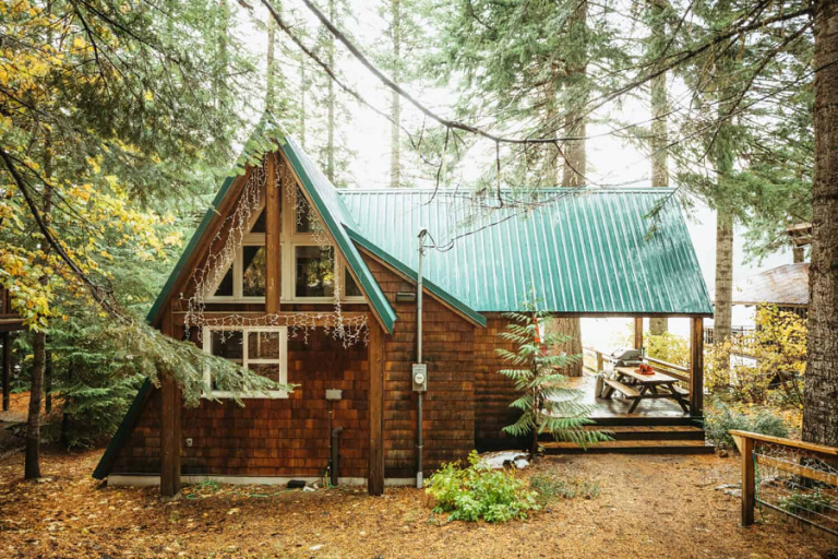 Packing for a Summer Log Cabin Trip: Essentials for a Perfect Stay